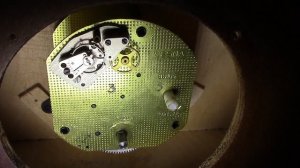 Работа маятника механических часов Весна