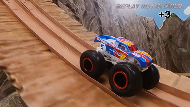 СМОГУТ ЛИ Monster Trucks ПЕРЕСЕЧЬ ОПАСНЫЙ ШАТКИЙ МОСТ   Монстр Траки Турнир Титанов