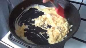 Яичница болтунья. Просто, быстро и вкусно!