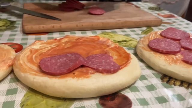 Вкус детства, пицца школьная , студенческая. С двойным сыром смотреть онлайн