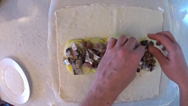 Рыбный пирог с салакой