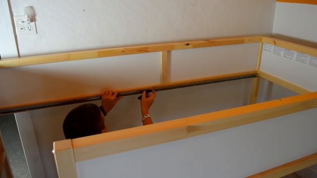 Putting Together the Kura IKEA Reversible Bed Assembly Upside Down 1 Man смотреть онлайн