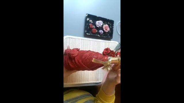 Декор бутылки вина тканью.  Подарок на День Святого Валентина и на 8 Марта.ТКАНЬ НЕ КРАСИМ.