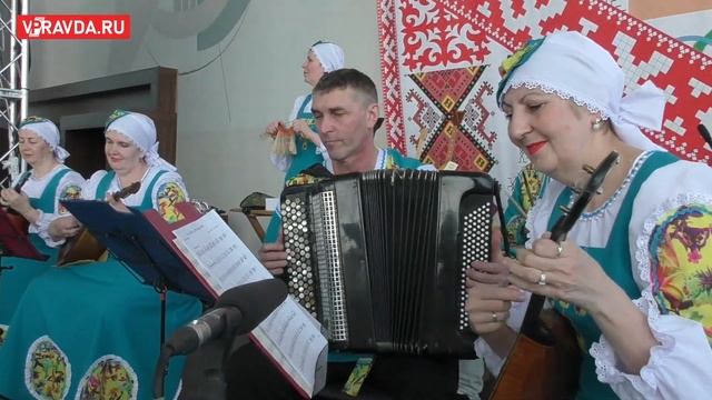 Год культурного наследия в Волгограде начался с фестиваля «Три века русской балалайки» смотреть онлайн