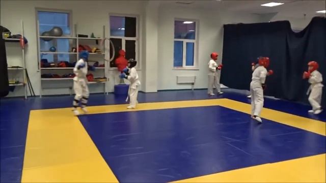 Тренировка по рукопашному бою / Центр спорта Сургут смотреть онлайн