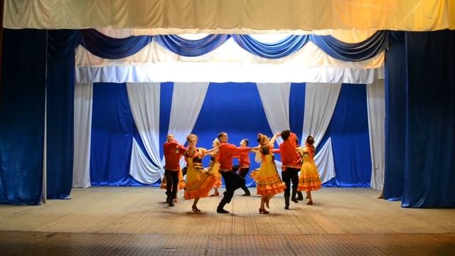 Народный ансамбль танца "Свитанок" - Русский танец "Кострома" смотреть онлайн