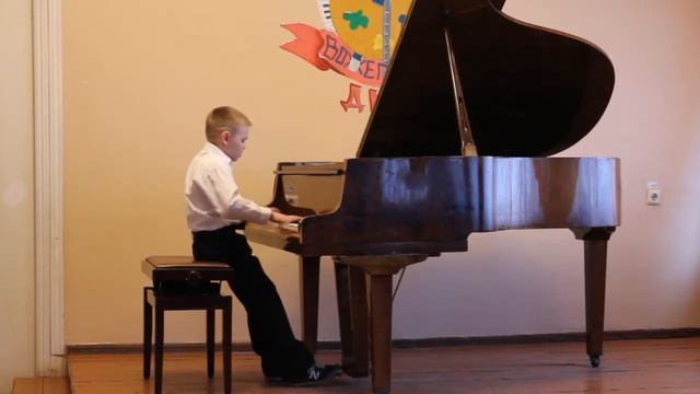 445. Смирнов Иван п. Вожега - Шуберт Вальс смотреть онлайн