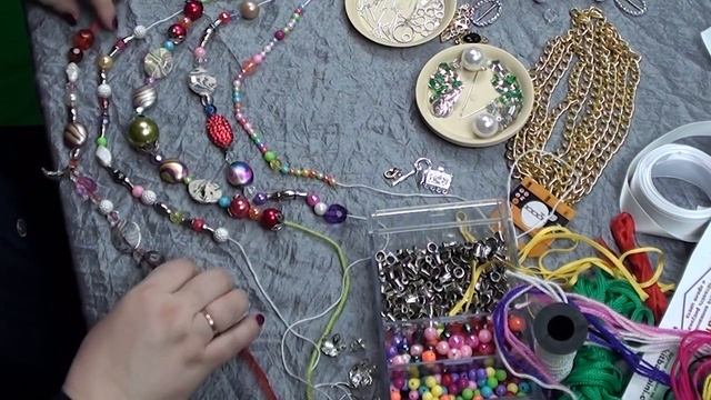 Мастер-класс.Изготовление украшений из лент и бусин