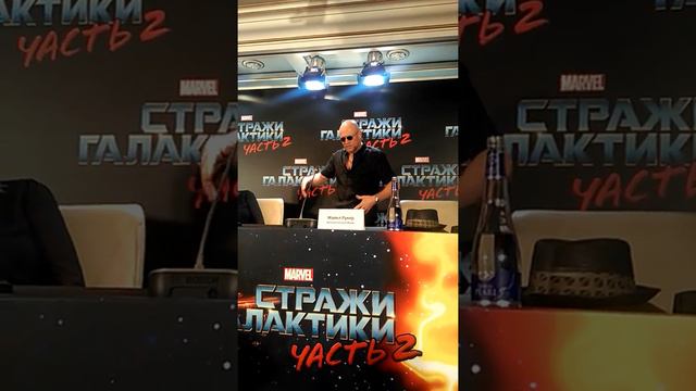 Майкл Рукер исполняет танец Грута / Michael Ruker dances like Groot