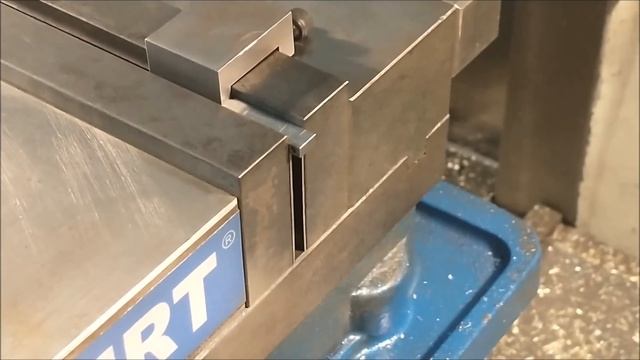 Its Called a Clapper Block. Do You Know What it Does ?? смотреть онлайн