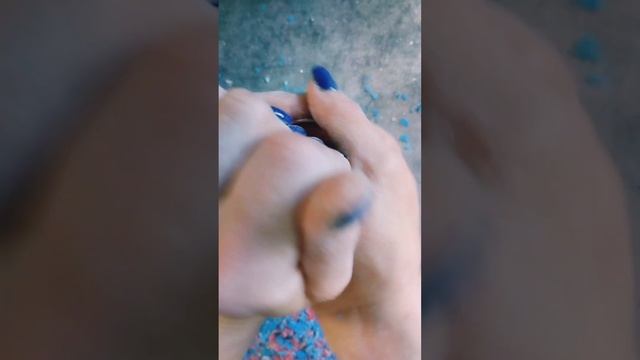 красно-синие цветы,шары,пластины.Желто-зеленые. смотреть онлайн