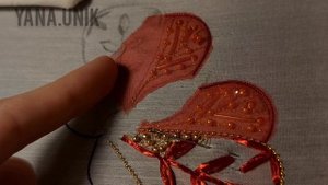 Мастер-класс Моль
Декорирование нижних крылышек. Часть 3.
Вышивка насекомых люневильская вышивка.