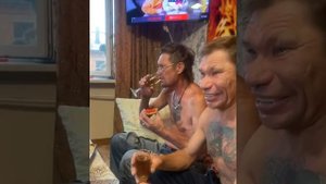 БЕЗУМНЫЙ ПАША. ОЛЕГ МОНГОЛ. САНЯ БЫК. ИРИШКА ЧИКИ ПИКИ. БУХАЕМ И ЗАКУСУЕМ КРАСНОЙ ИКРОЙ.