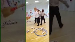 8 марта группа №3 игра Мамины помощники