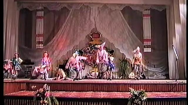 Ансамбль "Илимчанка". Подтверждение звания "Народный" 2002г. Фрагмент. смотреть онлайн