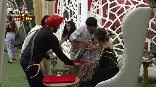 Bigg Boss 14 Day 3 Sneak Peak: Sidharth Shukla Team Up With The Girls, Teaches Them The Real Game