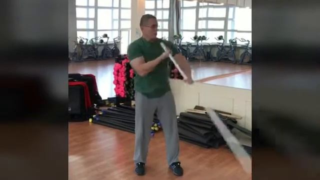 Травма плеча. Травма ключицы. Упражнение с палкой. Восстановление движения. Игорь Манохин.