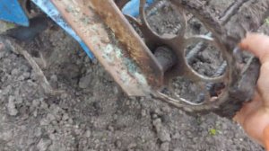 Опорный Каток для мотоблока в работе.