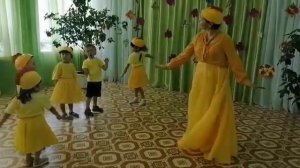 Танец "Вышла курочка гулять"