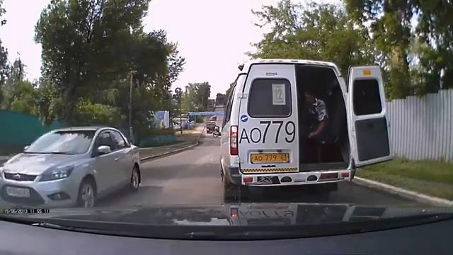 ребенок выпал, ЖЕСТЬ смотреть онлайн