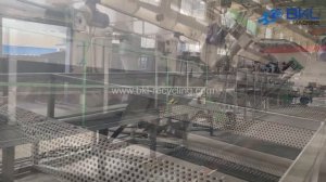 Machine for recycling HDPE barrels bottles. Переработка ПНД канистр