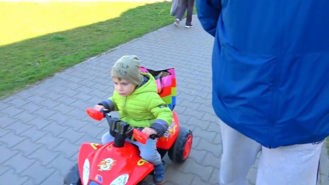 ТРЮКАЧИМ. УКУСИЛ ХОМЯК. ЕДЕМ НА ТУРНИР. ВЛОГ смотреть онлайн