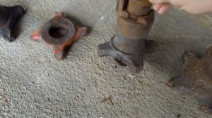 Твистлок, фитинг, замок, крепление контейнера к прицепу.