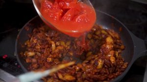 Гуляш из говядины с паприкой и томатами