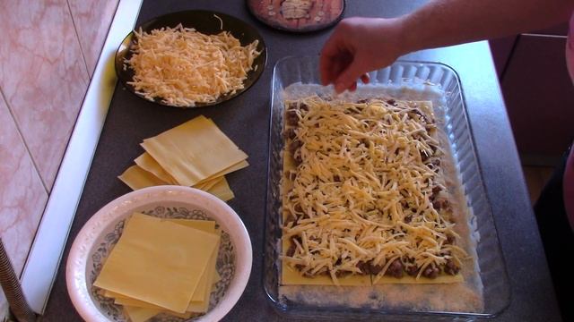 Мясная ЛОЗАНЬЯ  под соусом "Бешамель"