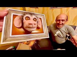 Люська ТАК СОСКУЧИЛАСЬ по распаковке подарков, что стала вытворять чудеса эквилибристики)))