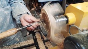 Конфетница с крышкой, из дерева, на токарном станке. Своими руками.