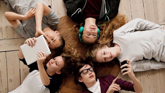 Социальные сети.Как интернет влияет на нас с вами смотреть онлайн