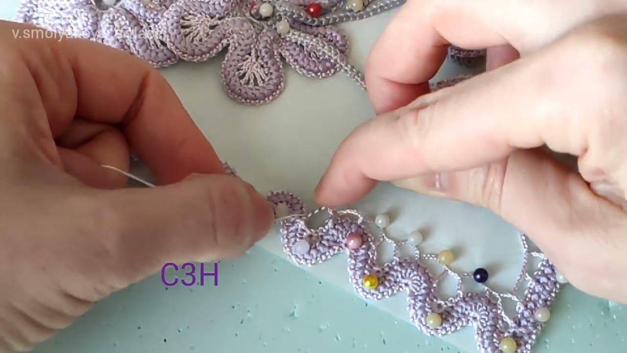 Вяжем ряд основу для сеточки по волнистой тесьме низа детали. Детское болеро. смотреть онлайн