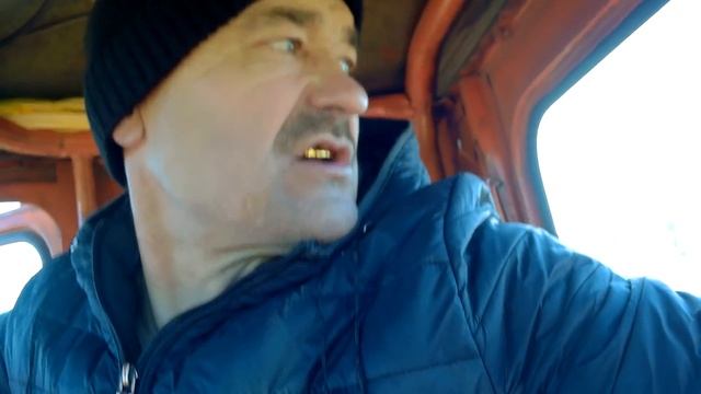 С утра пашем днем капаем с Витьком смотреть онлайн