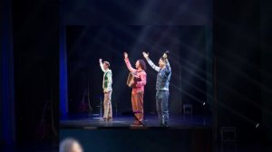 группа садко под окном черкмуха Колышется