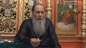 Когда причащаешься частицу сразу нужно проглотить или с теплотой (запивкой)?