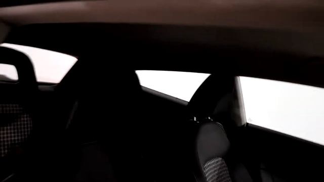 YL17MPX - 2017 Volkswagen Scirocco BLUEMOTION TECH 3 Years Warranty 20,495 смотреть онлайн