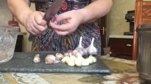 Как быстро почистить чеснок.