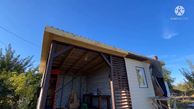 15 - СЕРИЯ | СТРОЮ ДАЧУ С НУЛЯ | СВЕСЫ ОДНОСКАТНОЙ КРЫШИ | УГОЛОК ДЛЯ КРОВЛИ