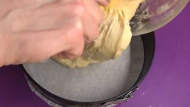 Воздушный ароматный сахарный пирог из дрожжевого теста любят все в нашей семье и стар и млад смотреть онлайн