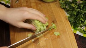 Два рецепта из молодой Капусты, которые освежат ваше меню.