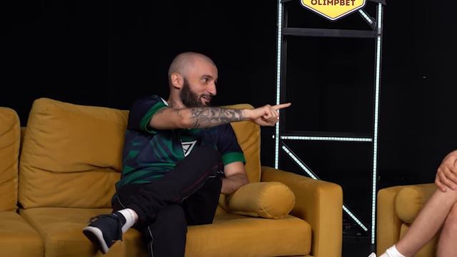 ИНТЕРВЬЮ ГРУППА А / ФК Деньги, Броуки, ЛФК Рома, Реалити смотреть онлайн