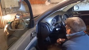 Как завести Шкоду или любой ВАГ с заклинившим замком