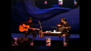 Юрий Шевчук на Зимнем Грушинском фестивале 20.02.2004. Рок-н-ролл. Вторая гитара-Алексей Федичев.