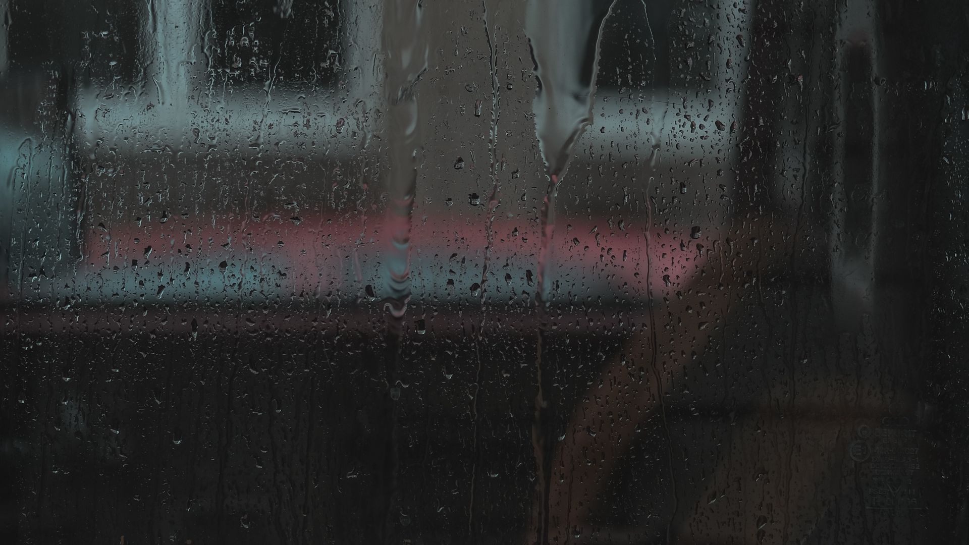 Дождь в окне