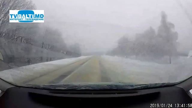 Автобус чуть не врезался в автомобиль 24 01 19 смотреть онлайн