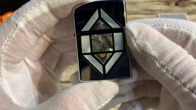 Обзор зажигалок Zippo 20899 Stained Glass и 250 Zippo Flame. смотреть онлайн