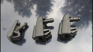 AUDI 100 (C4). Установка форсунок омывателя стекла от Skoda Octavia A5