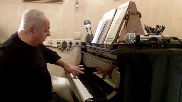 Левон Оганезов. Одной левой