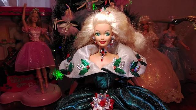 Разговоры о куклах: Happy Holidays Barbie 1995 смотреть онлайн